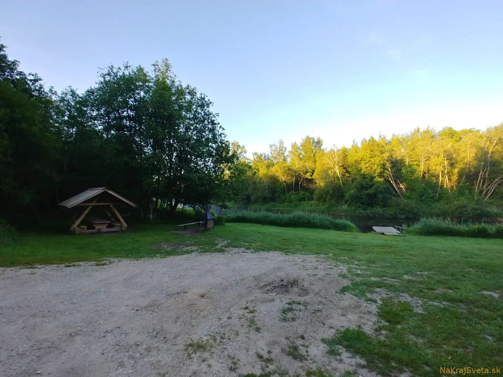 nakrajsveta estonsko soom narodny park lavicka