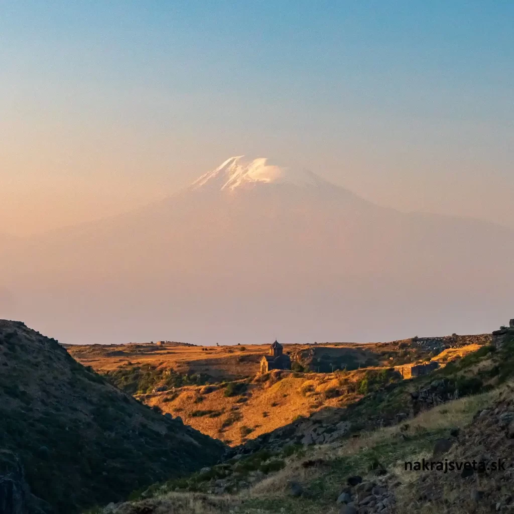 armensko-cestovanie-agarac-nakrajsveta